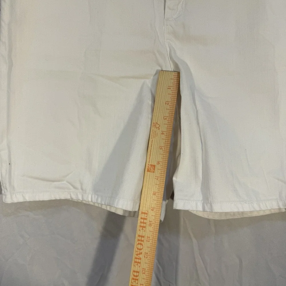 new york and company Women's White Denim Shorts Size 18 Flat Front Casual‎